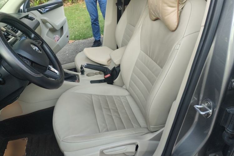 Used Skoda Octavia 2017 1.6L Automatic Smart Drive Edition Left Front Seat