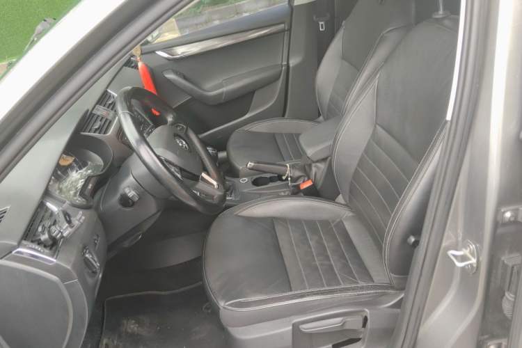 Used Skoda Octavia 2017 1.6L Manual Smart Drive Edition Left Front Seat