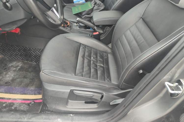 Used Skoda Octavia 2017 1.6L Automatic Smart Drive Edition Left Front Seat