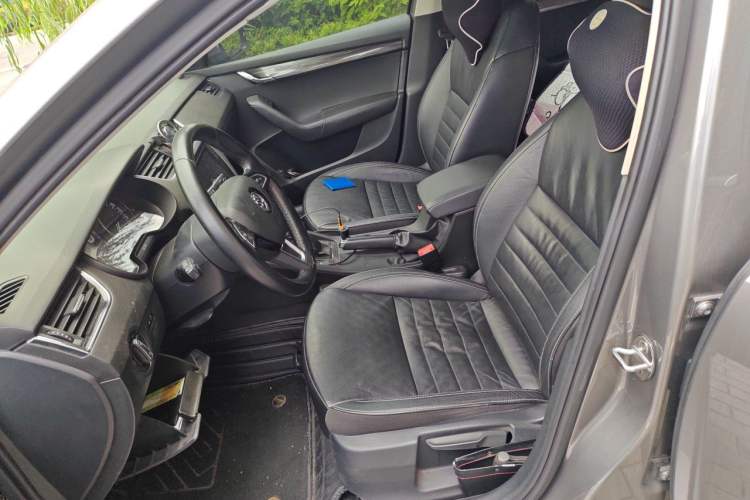 Used Skoda Octavia 2017 1.6L Automatic Smart Drive Edition Left Front Seat