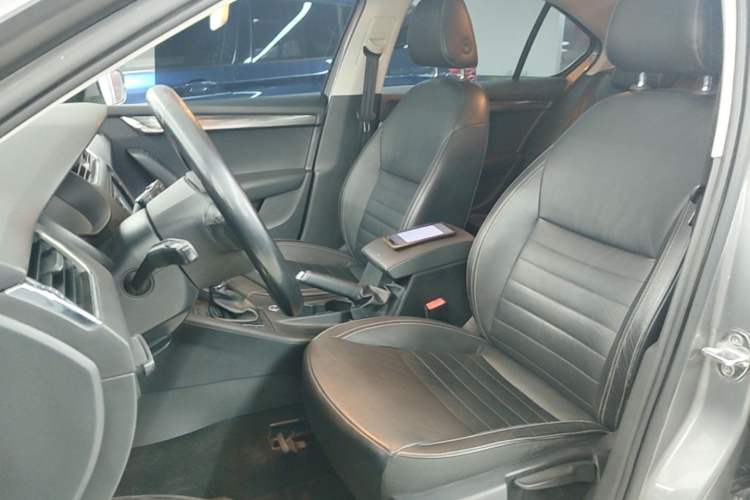 Used Skoda Octavia 2017 1.6L Automatic Smart Drive Edition Left Front Seat