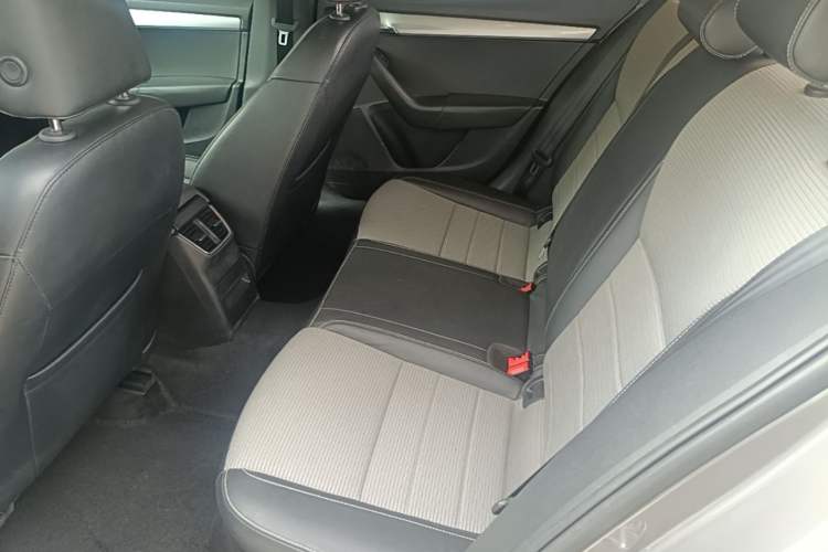 Used Skoda Octavia 2017 1.6L Automatic Chuanxing Edition Left Rear Seat