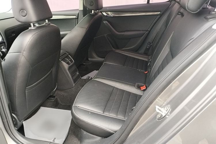 Used Skoda Octavia 2017 1.6L Automatic Smart Drive Edition Left Rear Seat