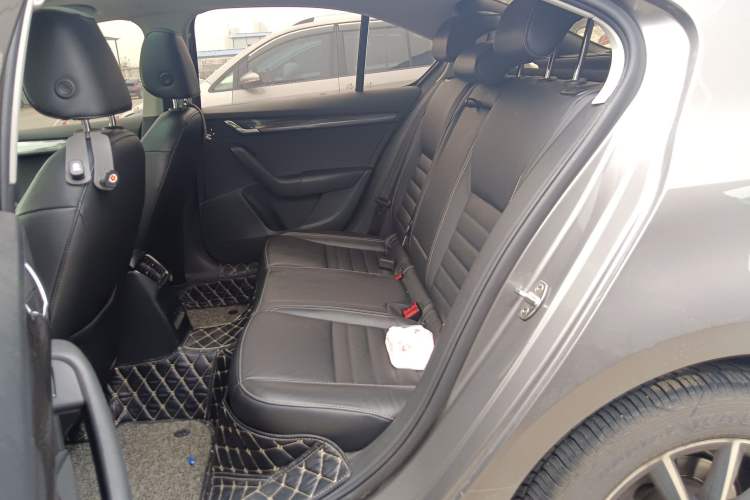 Used Skoda Octavia 2017 1.6L Automatic Smart Drive Edition Left Rear Seat