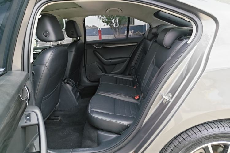 Used Skoda Octavia 2017 1.6L Automatic Smart Drive Edition Left Rear Seat