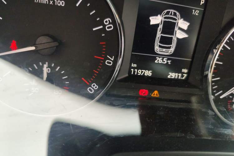 Used Skoda Octavia 2017 1.6L Automatic Smart Drive Edition Odometer Close Up