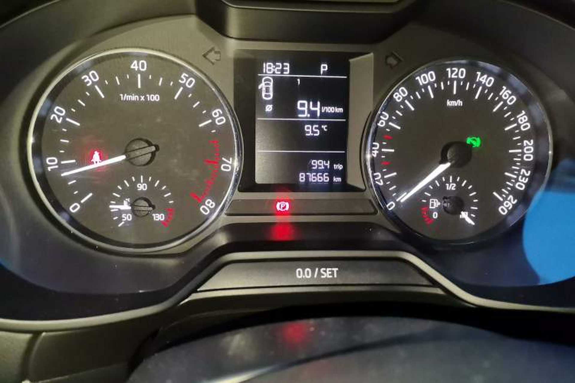 Used Skoda Octavia 2017 1.6L Automatic Chuanxing Edition Odometer Close Up