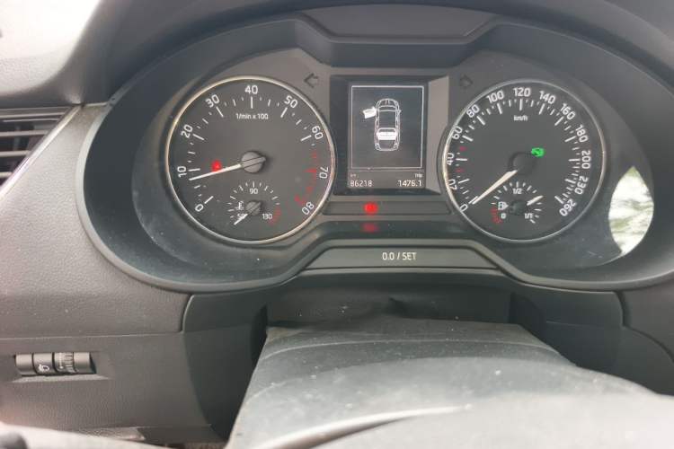 Used Skoda Octavia 2017 1.6L Automatic Smart Drive Edition Odometer Close Up