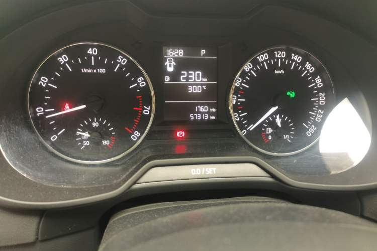Used Skoda Octavia 2017 1.6L Automatic Chuanxing Edition Odometer Close Up