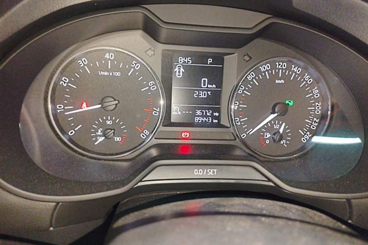 Used Skoda Octavia 2017 1.6L Automatic Chuanxing Edition Odometer Close Up