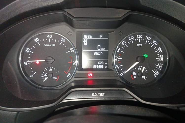 Used Skoda Octavia 2017 1.6L Automatic Chuanxing Edition Odometer Close Up