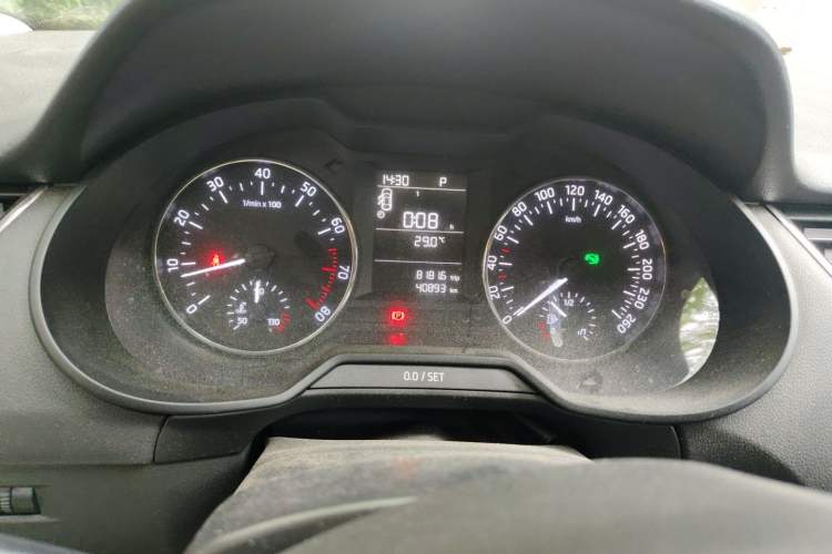 Used Skoda Octavia 2017 1.6L Automatic Chuanxing Edition Odometer Close Up
