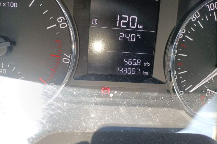 Used Skoda Octavia 2017 1.6L Automatic Chuanxing Edition Odometer Close Up