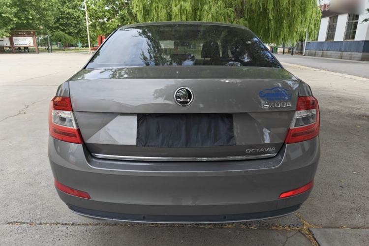 Used Skoda Octavia 2017 1.6L Automatic Smart Drive Edition Rear