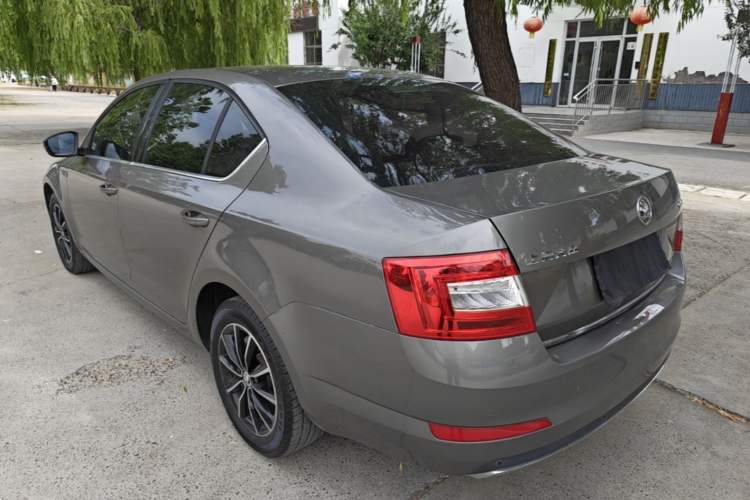 Used Skoda Octavia 2017 1.6L Automatic Smart Drive Edition Rear Left 45 Deg