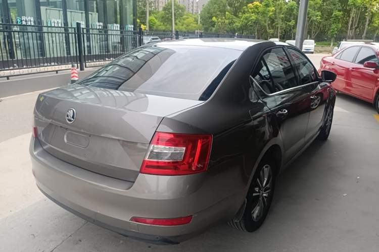Used Skoda Octavia 2017 1.6L Automatic Chuanxing Edition Rear Right 45 Deg
