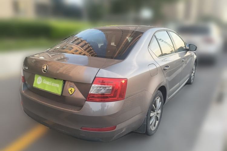 Used Skoda Octavia 2017 1.6L Automatic Chuanxing Edition Rear Right 45 Deg