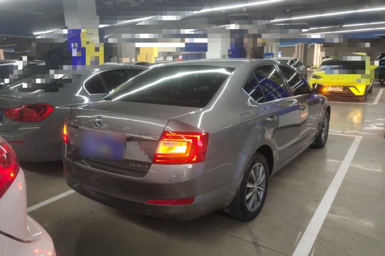 Used Skoda Octavia 2017 1.6L Automatic Chuanxing Edition Rear Right 45 Deg