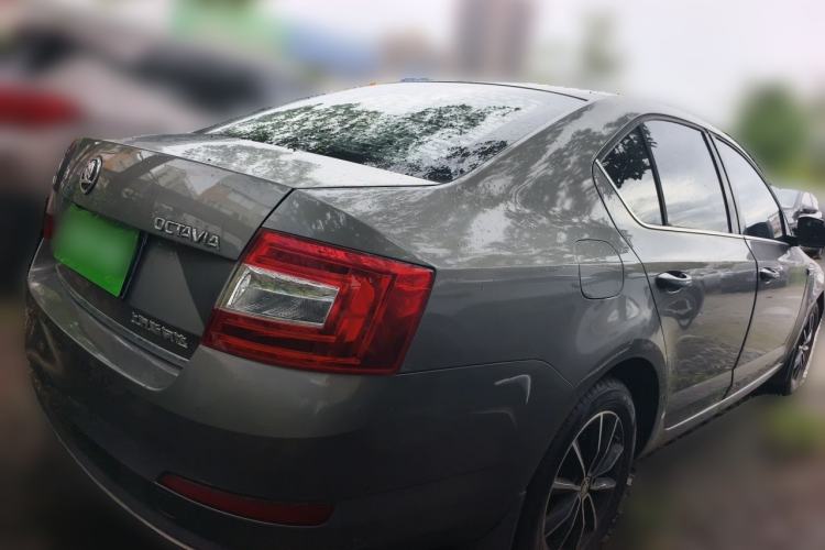 Used Skoda Octavia 2017 1.6L Automatic Smart Drive Edition Rear Right 45 Deg
