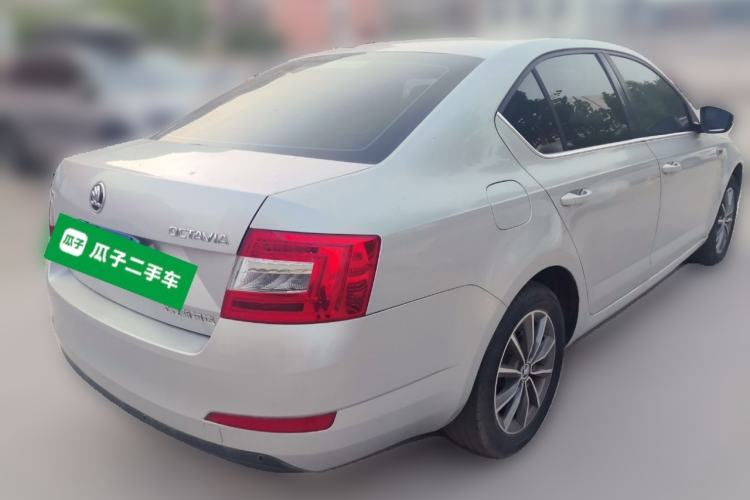 Used Skoda Octavia 2017 1.6L Automatic Chuanxing Edition Rear Right 45 Deg