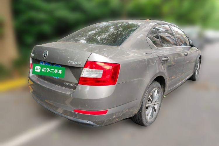 Used Skoda Octavia 2017 1.6L Automatic Chuanxing Edition Rear Right 45 Deg