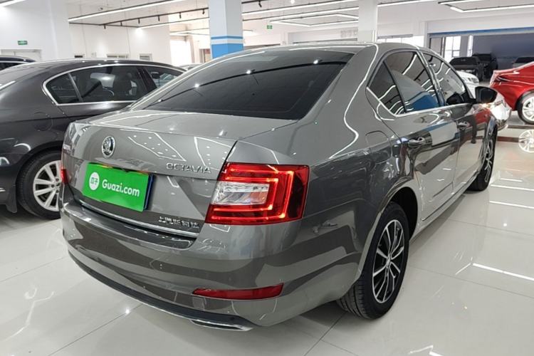 Used Skoda Octavia 2017 1.6L Automatic Smart Drive Edition Rear Right 45 Deg