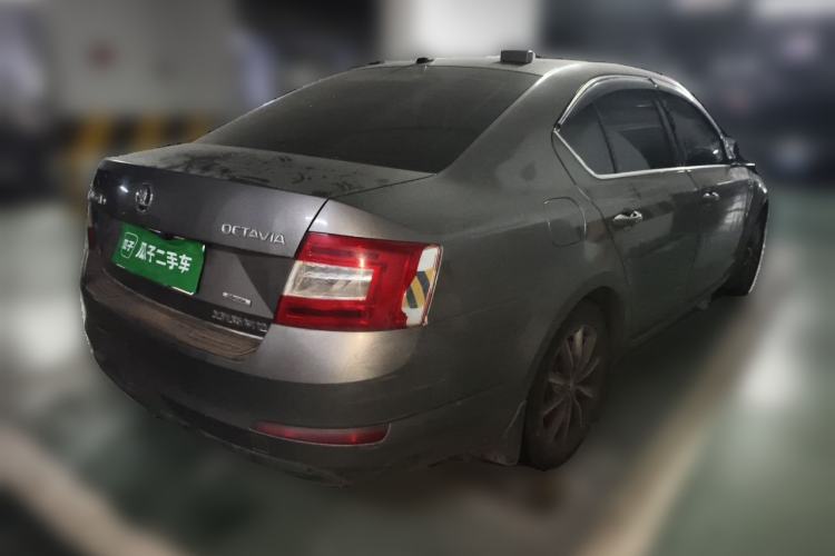 Used Skoda Octavia 2017 Classic Model 1.6L Manual Comfort Edition Rear Right 45 Deg
