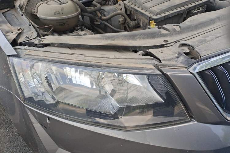 Used Skoda Octavia 2017 1.6L Manual Trend Edition Right Front Headlight