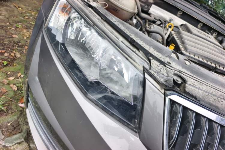 Used Skoda Octavia 2017 1.6L Automatic Smart Drive Edition Right Front Headlight