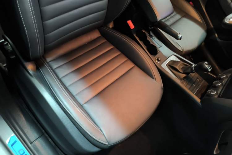 Used Skoda Octavia 2017 1.6L Automatic Smart Drive Edition Right Front Seat