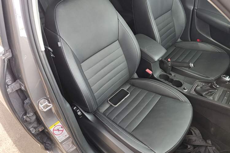 Used Skoda Octavia 2017 1.6L Automatic Smart Drive Edition Right Front Seat