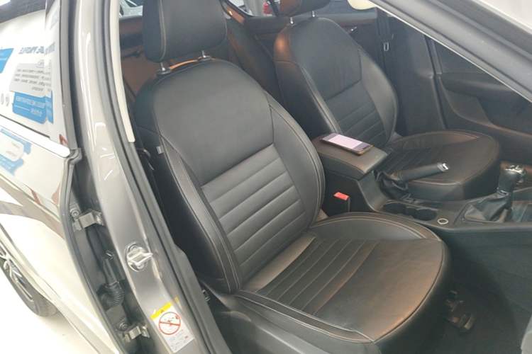 Used Skoda Octavia 2017 1.6L Automatic Smart Drive Edition Right Front Seat