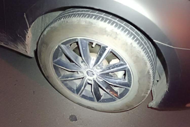 Used Skoda Octavia 2017 1.6L Automatic Smart Drive Edition Right Front Wheel Hub