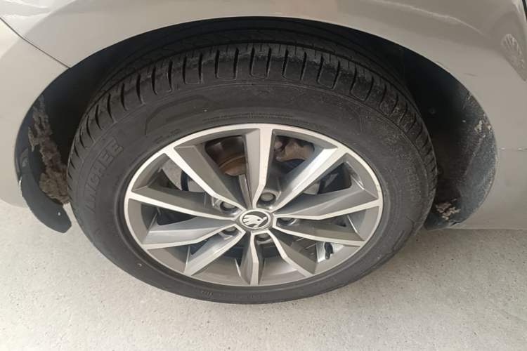 Used Skoda Octavia 2017 1.6L Automatic Chuanxing Edition Right Rear Wheel Hub