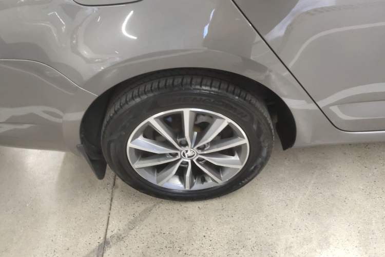 Used Skoda Octavia 2017 1.6L Automatic Chuanxing Edition Right Rear Wheel Hub