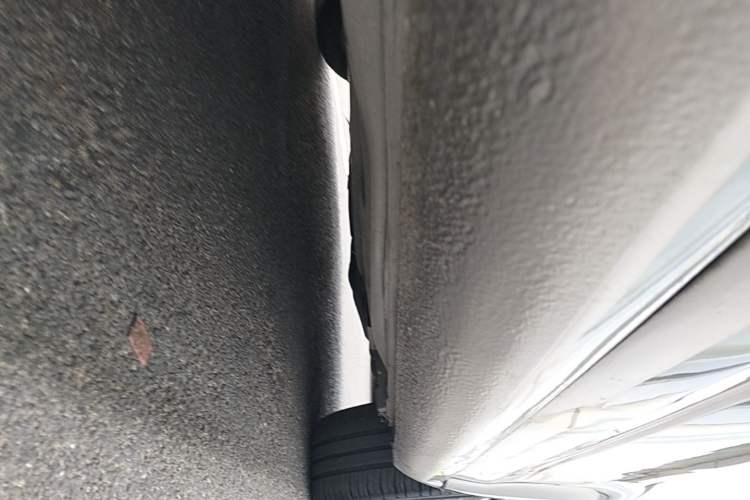 Used Skoda Octavia 2017 1.6L Automatic Smart Drive Edition Right Side Sill