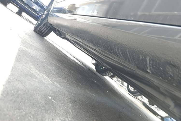 Used Skoda Octavia 2017 1.6L Automatic Smart Drive Edition Right Side Sill