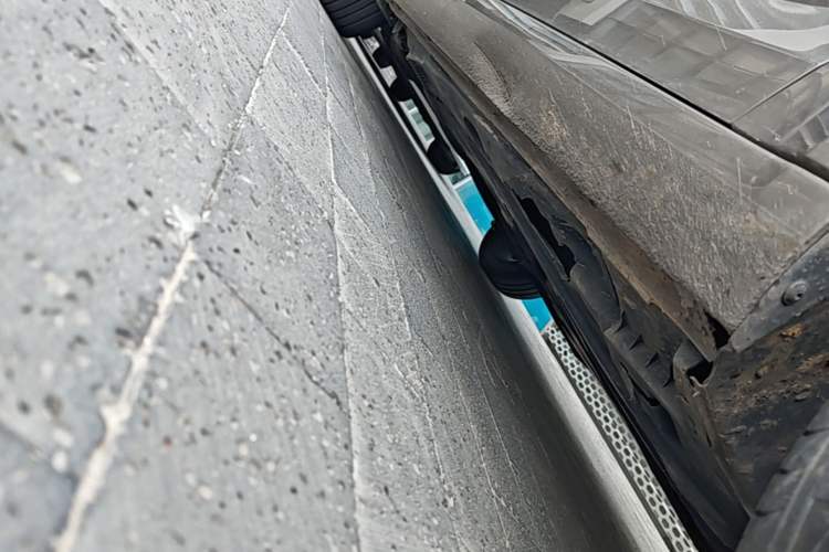 Used Skoda Octavia 2017 1.6L Automatic Smart Drive Edition Right Side Sill