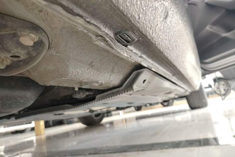 Used Skoda Octavia 2017 1.6L Automatic Smart Drive Edition Right Side Sill