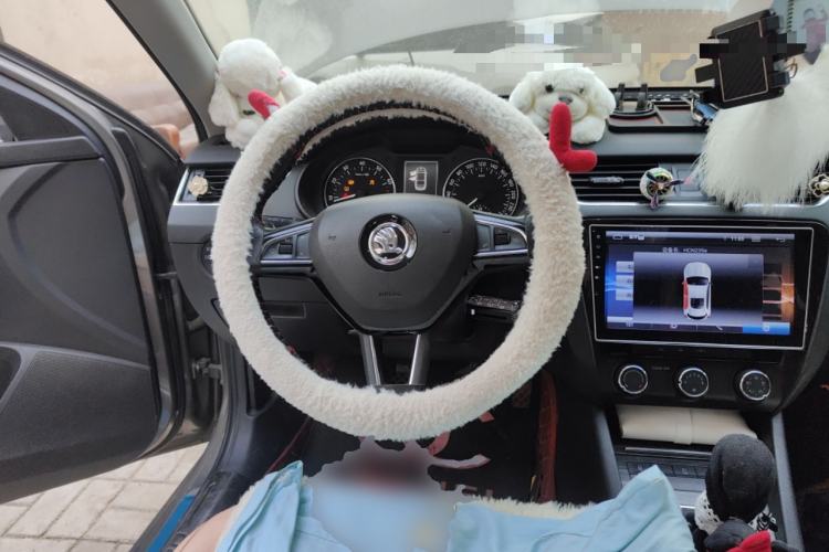 Used Skoda Octavia 2017 1.6L Manual Smart Drive Edition Steering Wheel