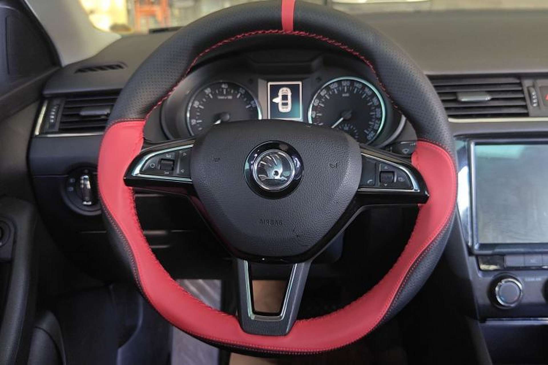 Used Skoda Octavia 2017 1.6L Automatic Smart Drive Edition Steering Wheel