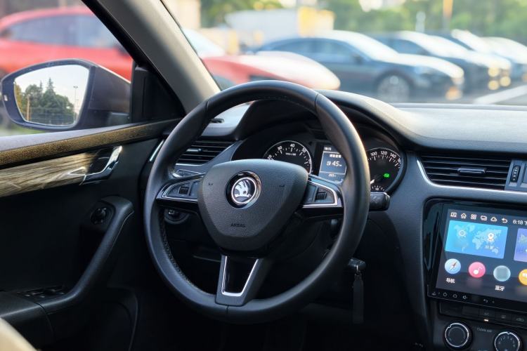Used Skoda Octavia 2017 1.6L Automatic Smart Drive Edition Steering Wheel