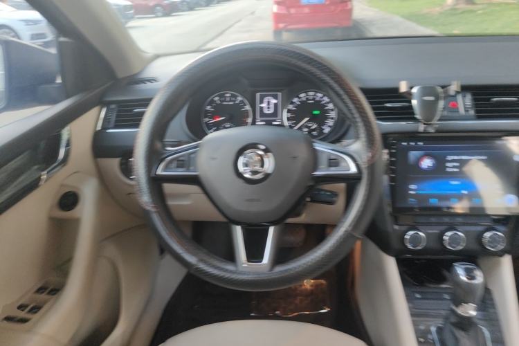 Used Skoda Octavia 2017 1.6L Automatic Smart Drive Edition Steering Wheel