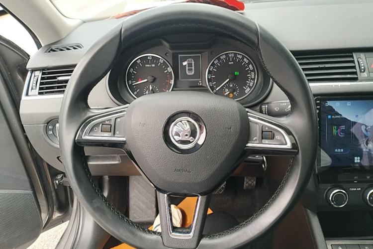 Used Skoda Octavia 2017 1.6L Automatic Smart Drive Edition Steering Wheel