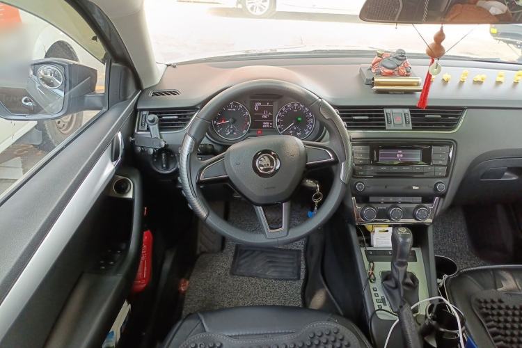 Used Skoda Octavia 2017 1.6L Automatic Chuanxing Edition Steering Wheel