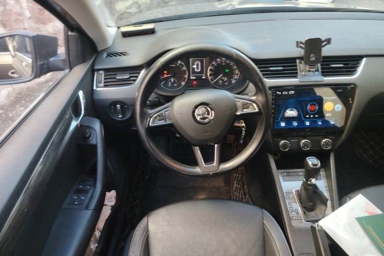 Used Skoda Octavia 2017 1.6L Automatic Smart Drive Edition Steering Wheel