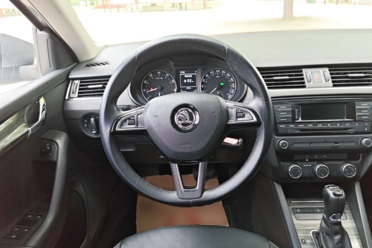 Used Skoda Octavia 2017 1.6L Automatic Smart Drive Edition Steering Wheel