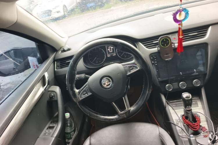 Used Skoda Octavia 2017 1.6L Automatic Smart Drive Edition Steering Wheel