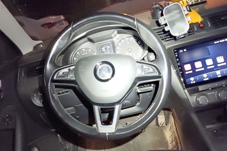 Used Skoda Octavia 2017 1.6L Automatic Smart Drive Edition Steering Wheel