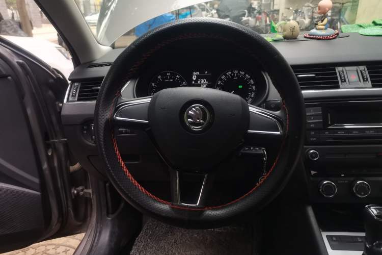 Used Skoda Octavia 2017 1.6L Automatic Chuanxing Edition Steering Wheel